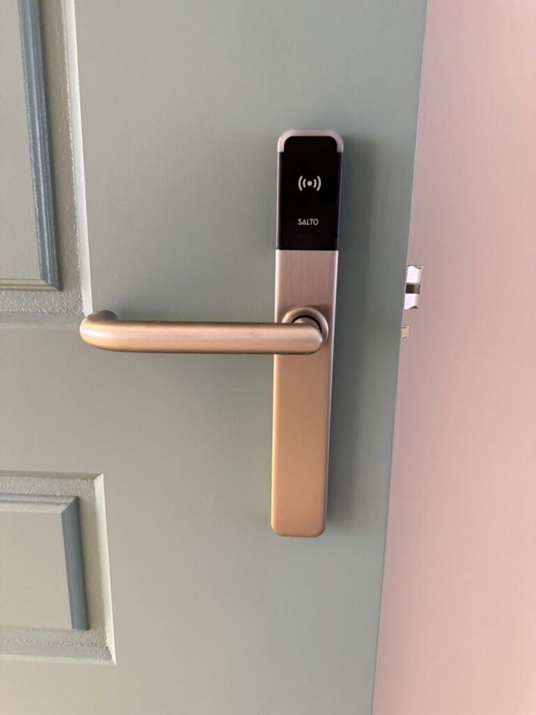 Salto XS4 One door handle